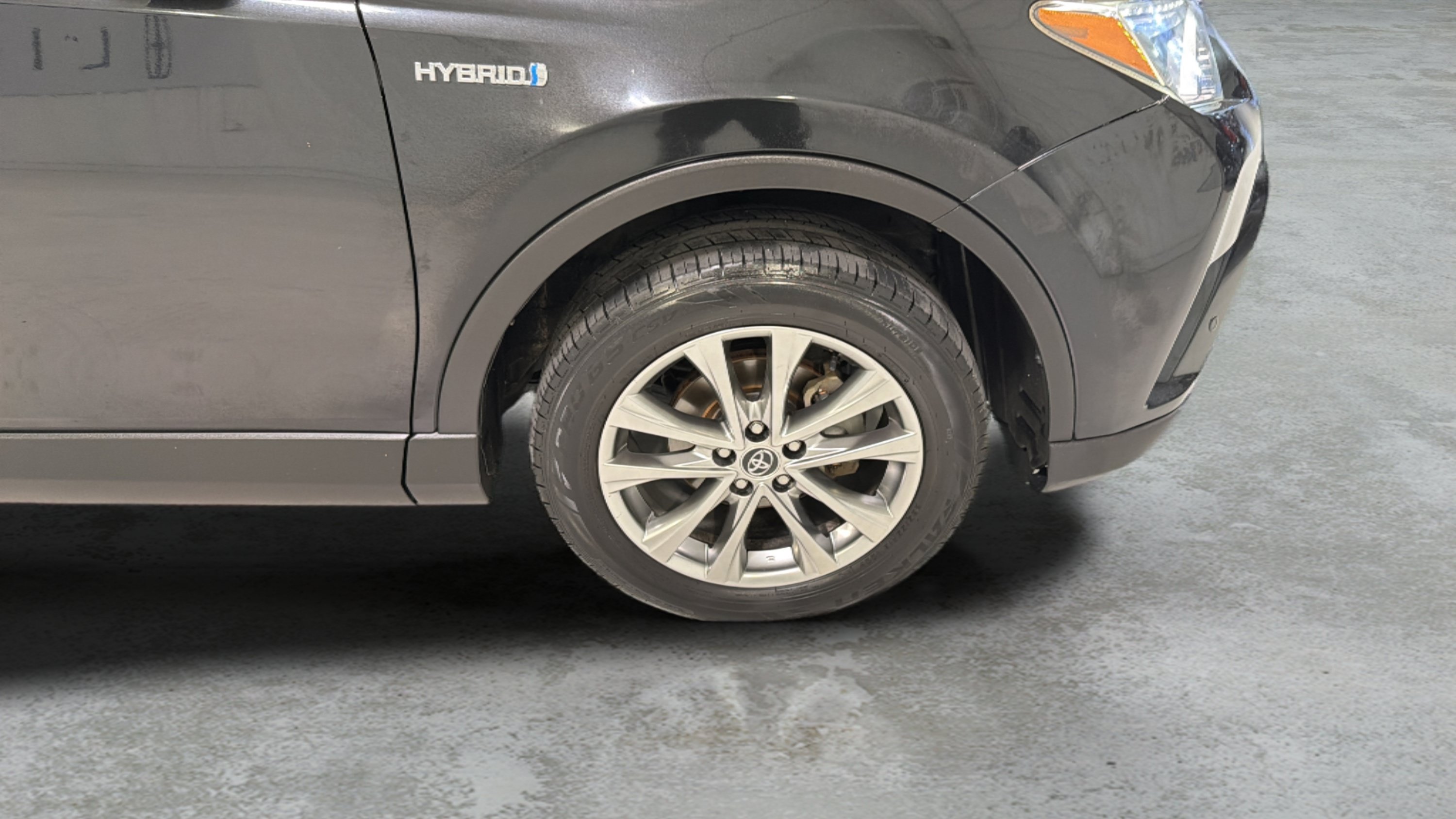 Used 2018 Toyota RAV4 Limited AWD/4WD image 27