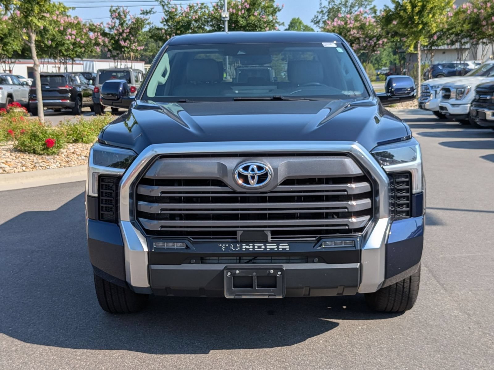 Used 2023 Toyota Tundra Limited w/ Power Package AWD/4WD image 8