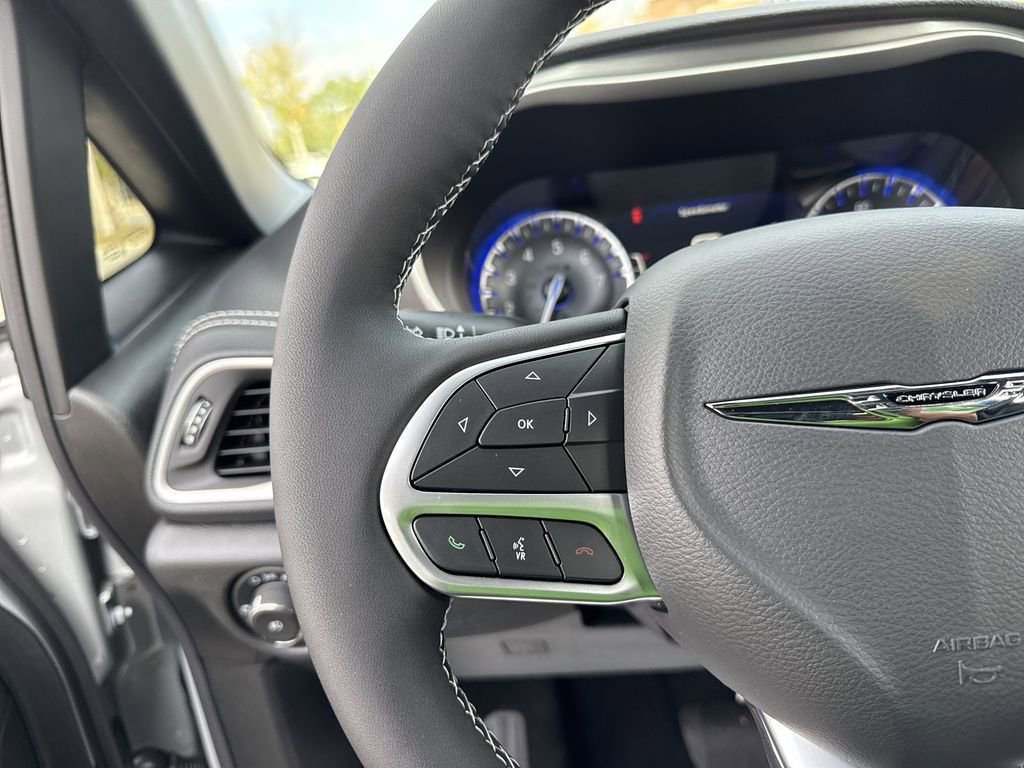 New 2026 Chrysler Pacifica Select image 14