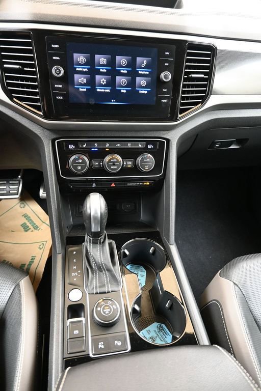 Used 2023 Volkswagen Atlas Cross Sport SEL Premium R-Line AWD/4WD image 28