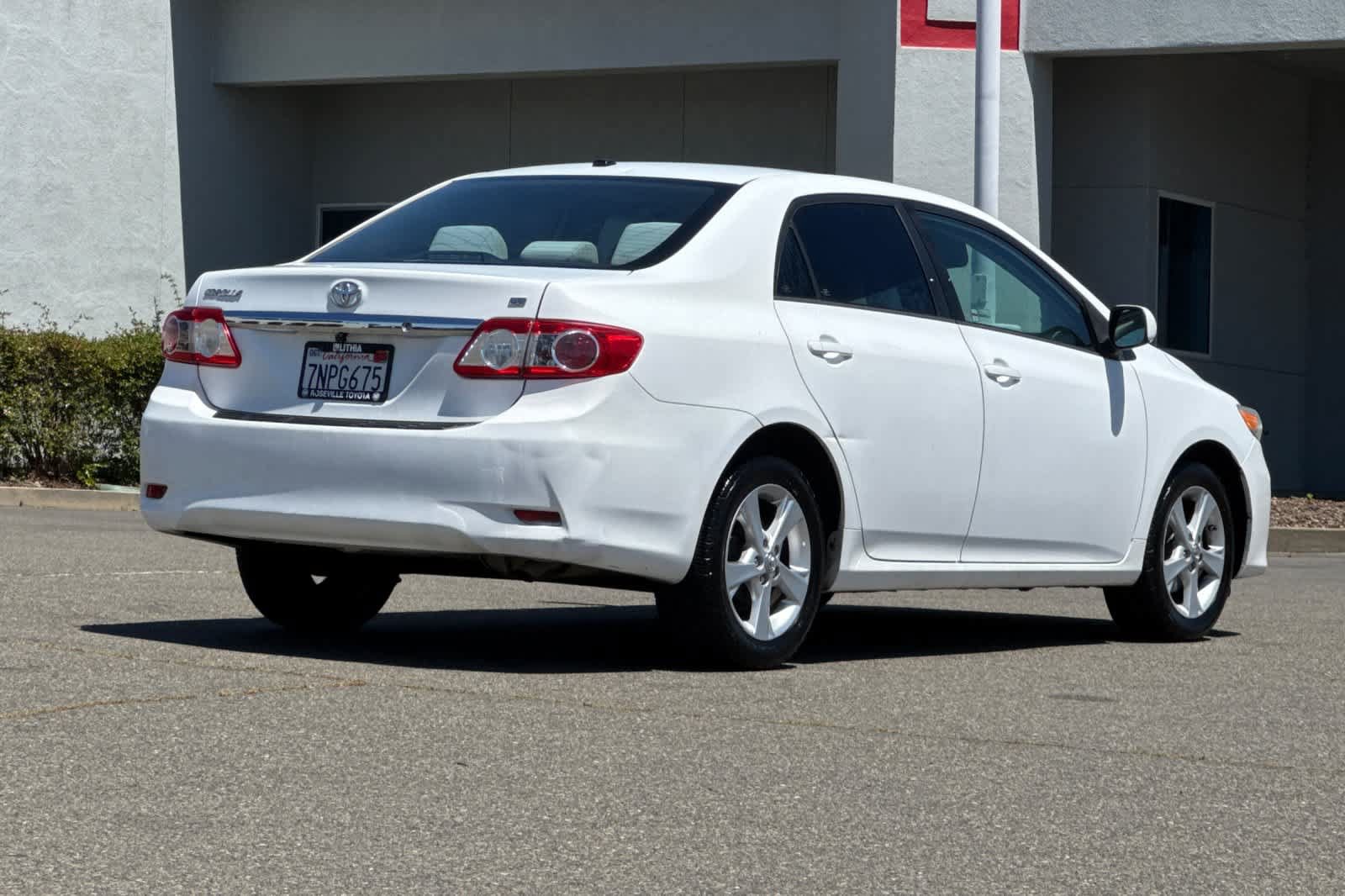 Used 2012 Toyota Corolla LE w/ Premium Pkg FWD video 2
