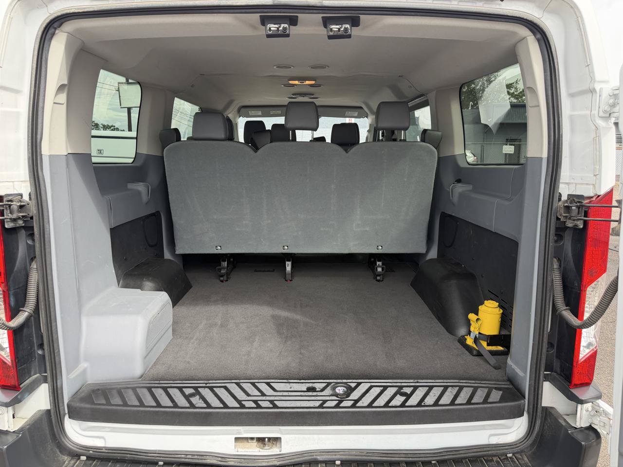 Used 2018 Ford Transit 150 XL RWD image 27
