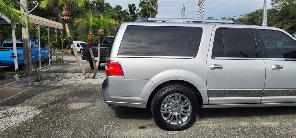 Used 2010 Lincoln Navigator L 4WD image 10
