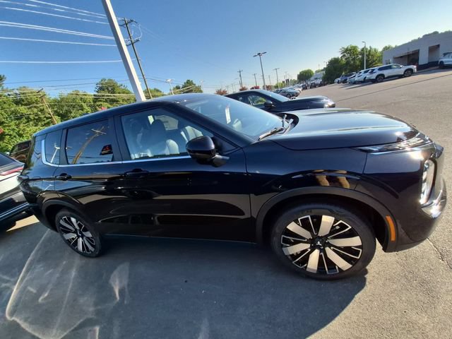 New 2026 Mitsubishi Outlander SE FWD image 2
