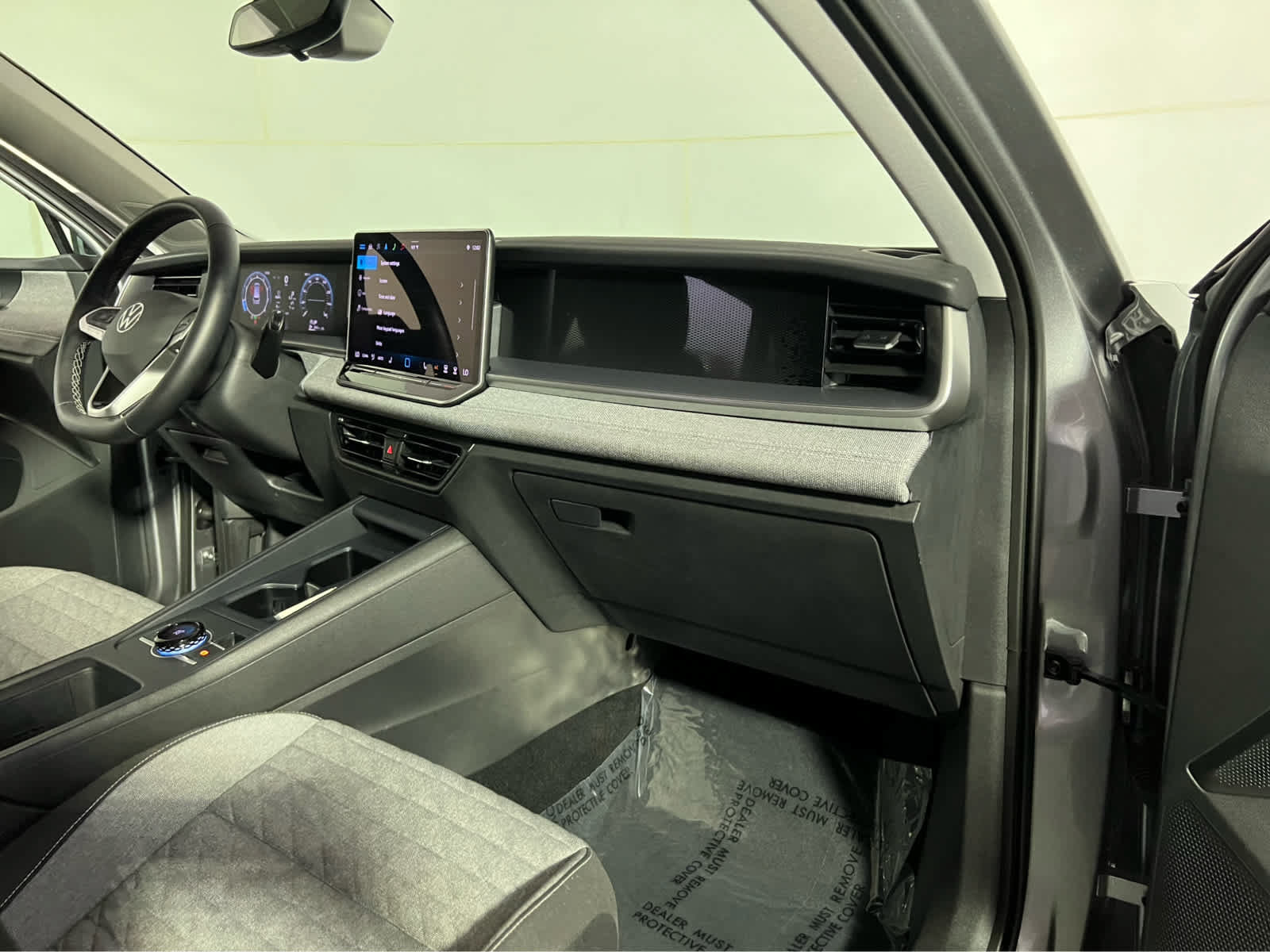 Used 2025 Volkswagen Tiguan S AWD/4WD image 28