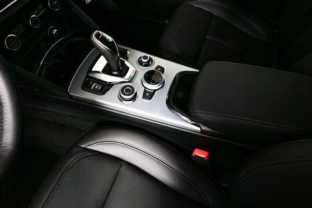 New 2025 Alfa Romeo Stelvio Sprint w/ Convenience Package AWD/4WD image 16