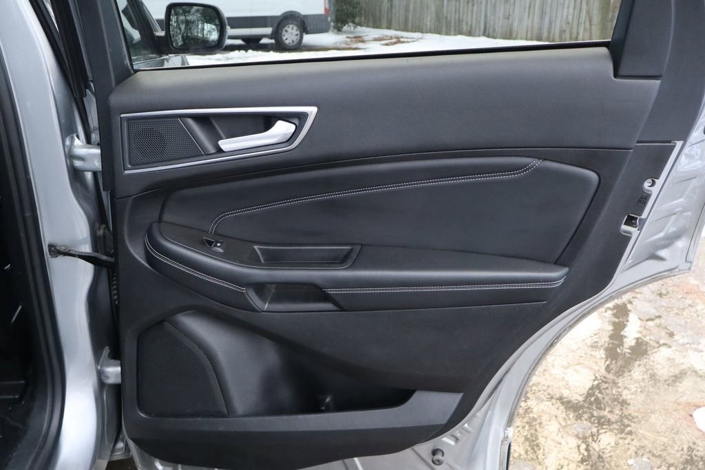 Used 2024 Ford Edge Titanium image 38
