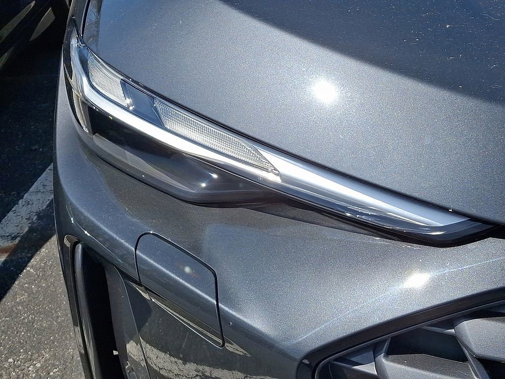 Used 2025 Audi Q5 Premium w/ Convenience Package image 4