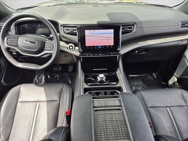 Used 2024 Jeep Wagoneer L Series II w/ Flexible Seating Group AWD/4WD image 18