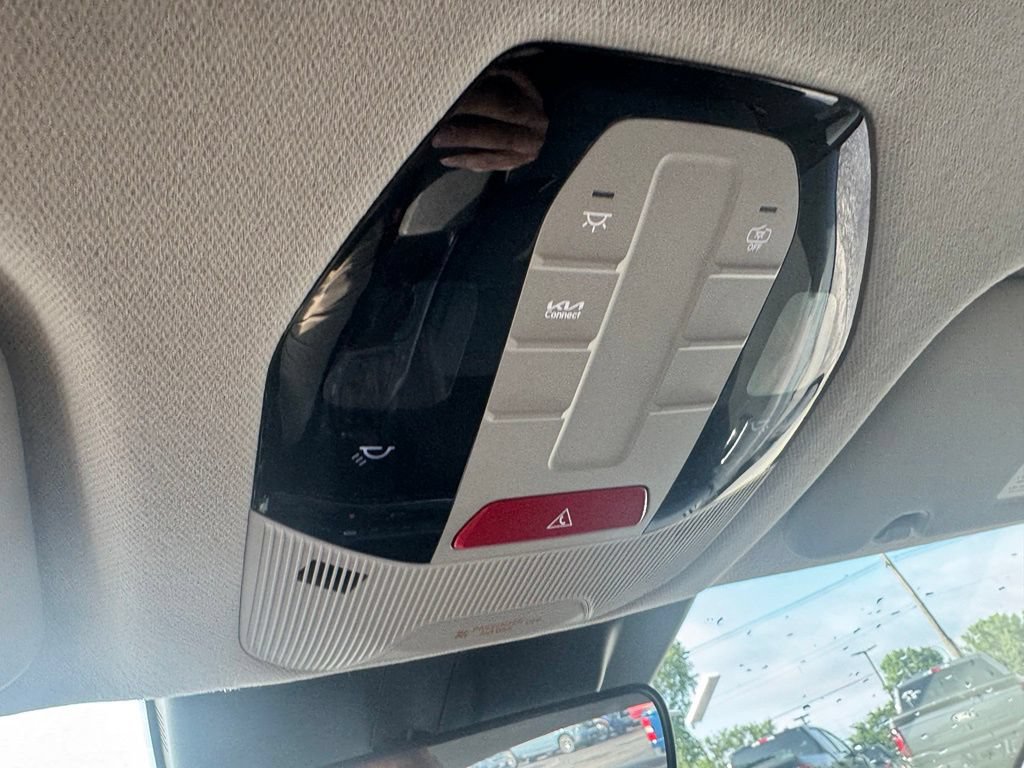 Used 2025 Kia K4 FWD image 23