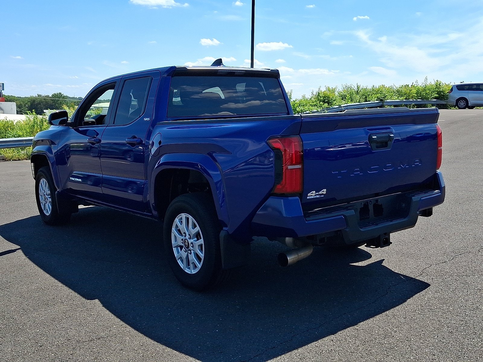 Used 2025 Toyota Tacoma SR5 AWD/4WD image 4