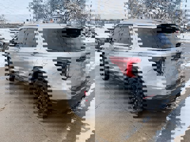 Used 2022 Ford Explorer ST w/ ST Street Pack image 4