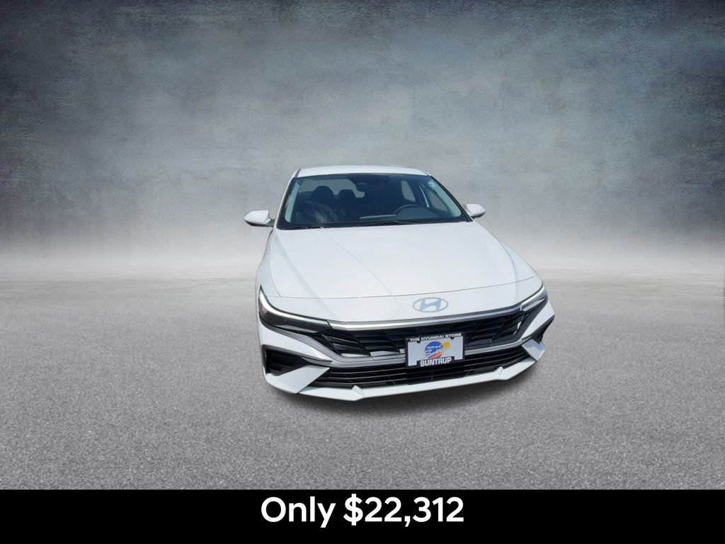 Used 2025 Hyundai Elantra Blue image 4