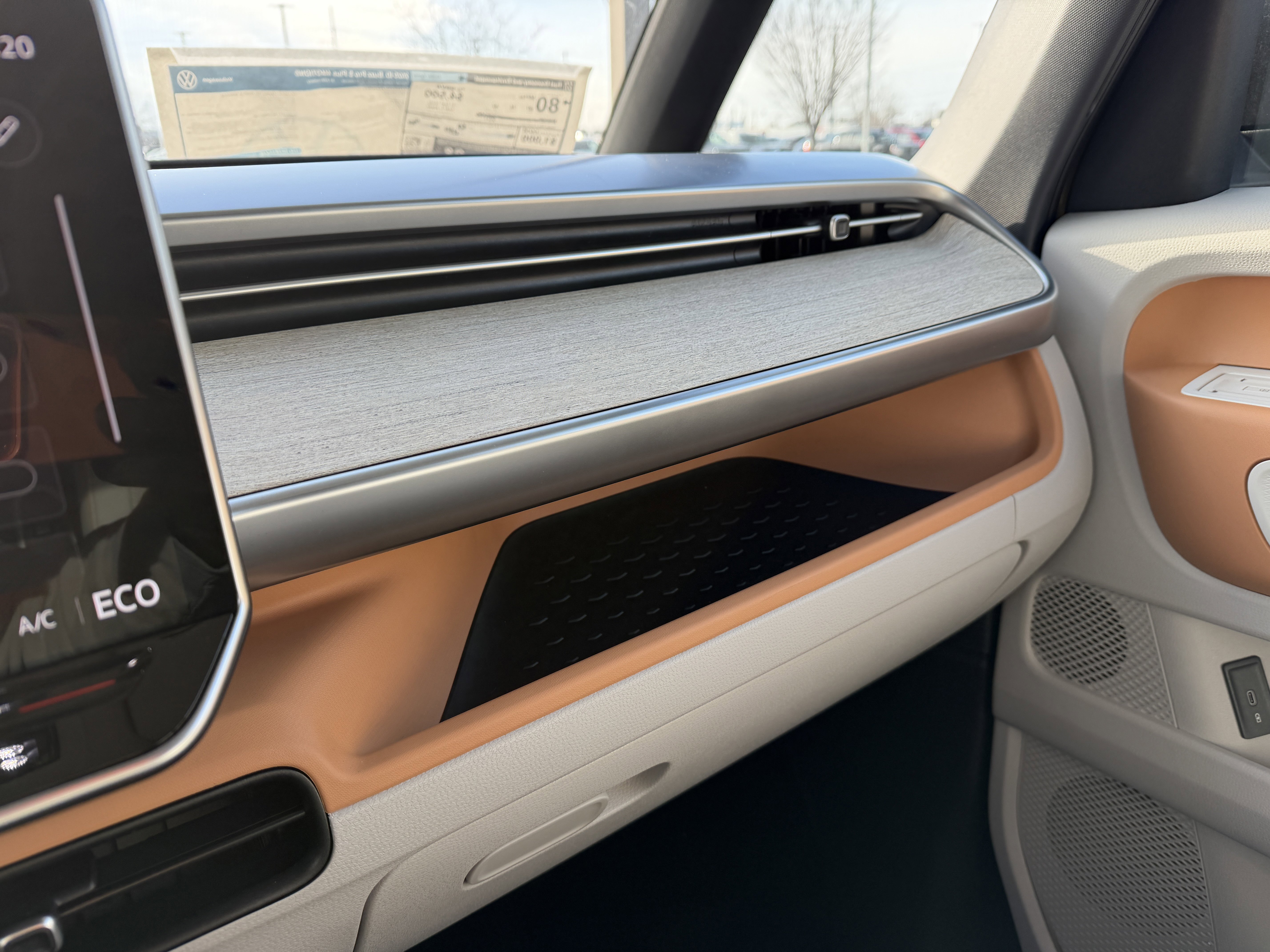 New 2025 Volkswagen ID. Buzz Pro S Plus image 24