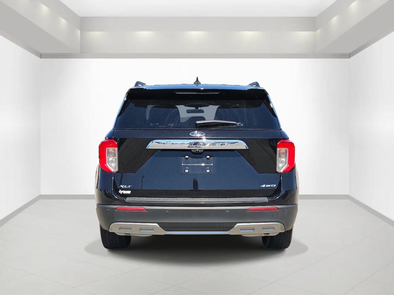 Used 2023 Ford Explorer XLT w/ Equipment Group 202A image 5