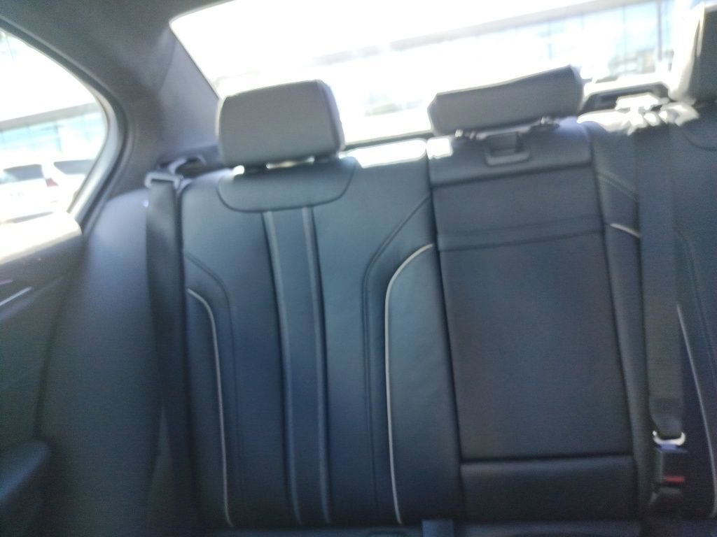 Used 2018 BMW M550i xDrive image 7