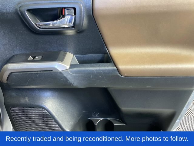 Used 2017 Toyota Tacoma Limited w/ Tow Package AWD/4WD image 28
