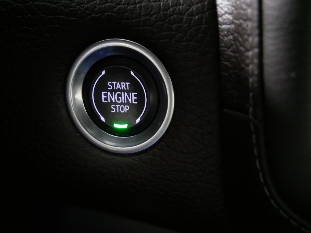 Used 2023 GMC Yukon XL Denali image 28