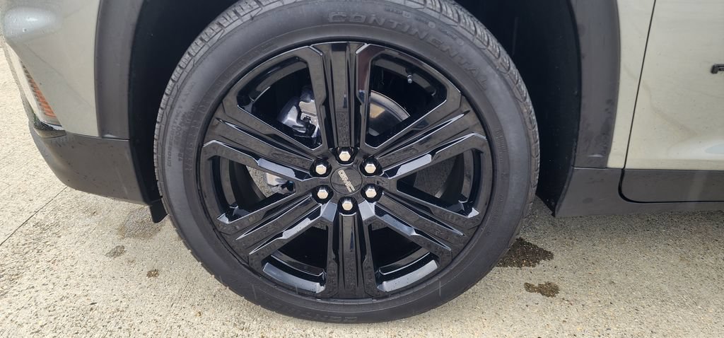 Used 2025 GMC Acadia Elevation w/ Elevation Premium Package FWD image 8