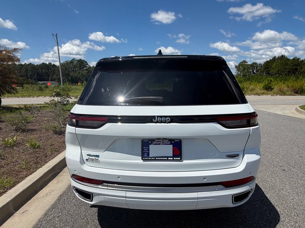 Used 2022 Jeep Grand Cherokee Summit AWD/4WD image 18