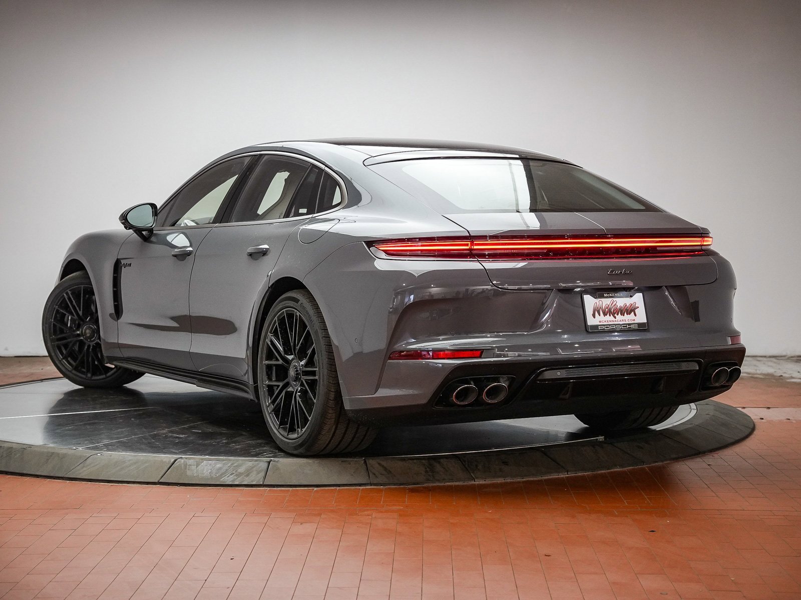 Certified 2025 Porsche Panamera Turbo image 3