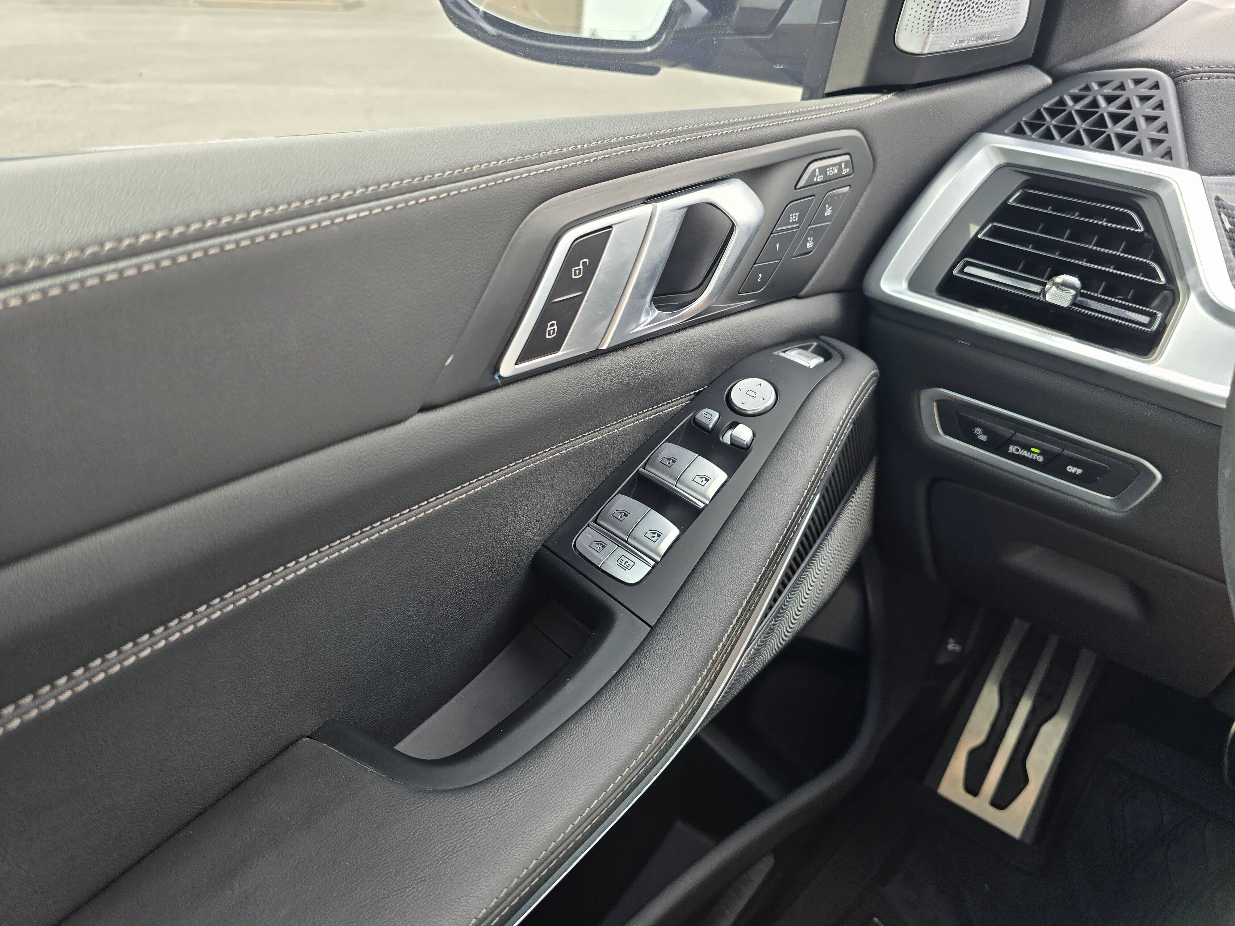 Certified 2024 BMW X7 M60i w/ Executive Package AWD/4WD image 28