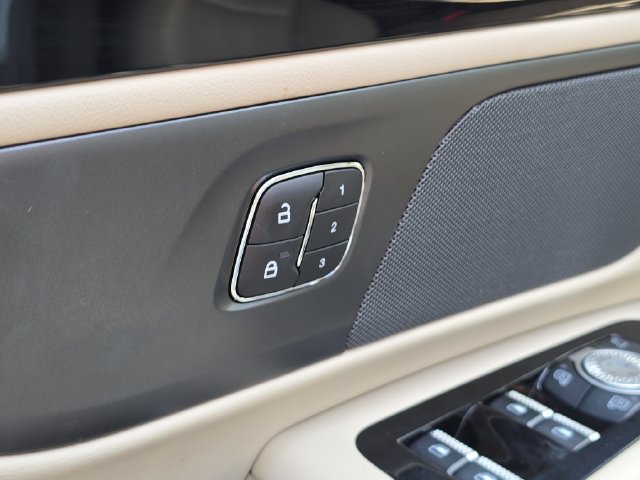 Certified 2024 Lincoln Nautilus Premier AWD/4WD image 10