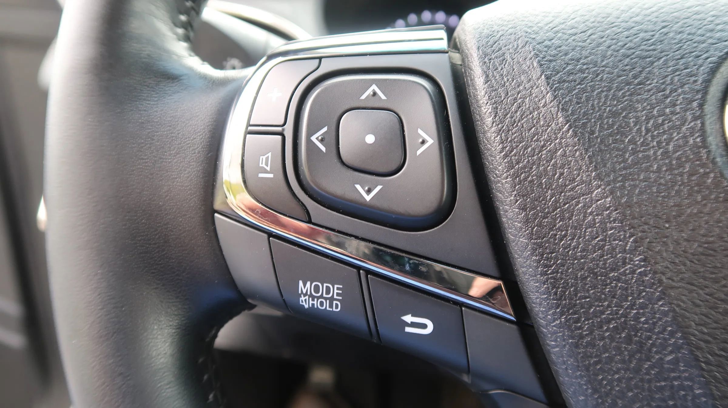 Used 2018 Toyota Avalon Limited w/ All Weather Liner Package FWD image 41