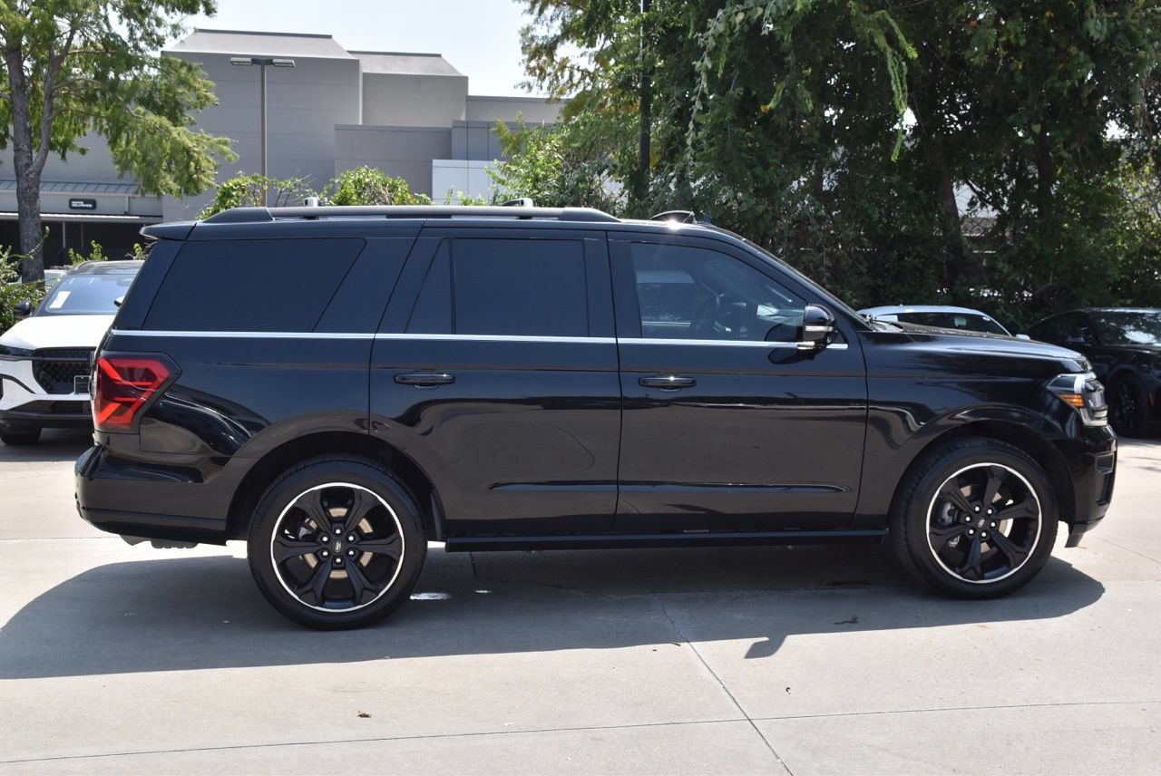 Used 2023 Ford Expedition Limited RWD image 6