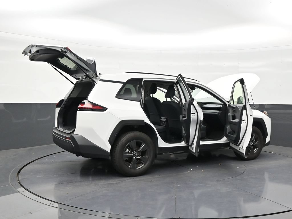 Used 2026 Toyota RAV4 LE FWD image 28