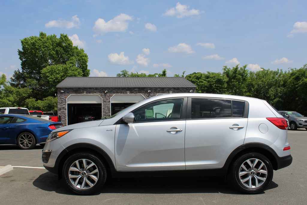 Used 2015 Kia Sportage LX AWD/4WD image 9