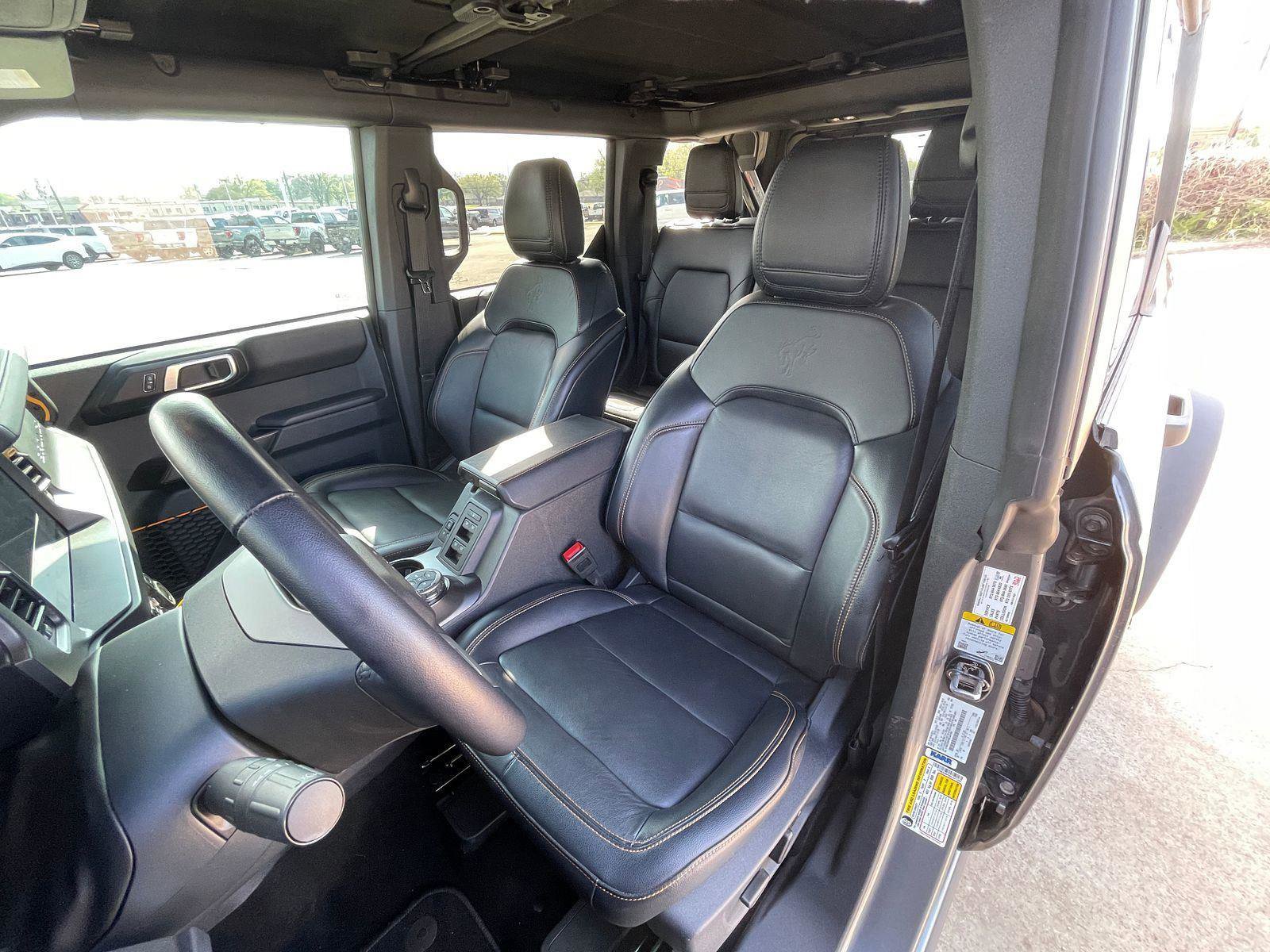Used 2024 Ford Bronco Badlands image 9