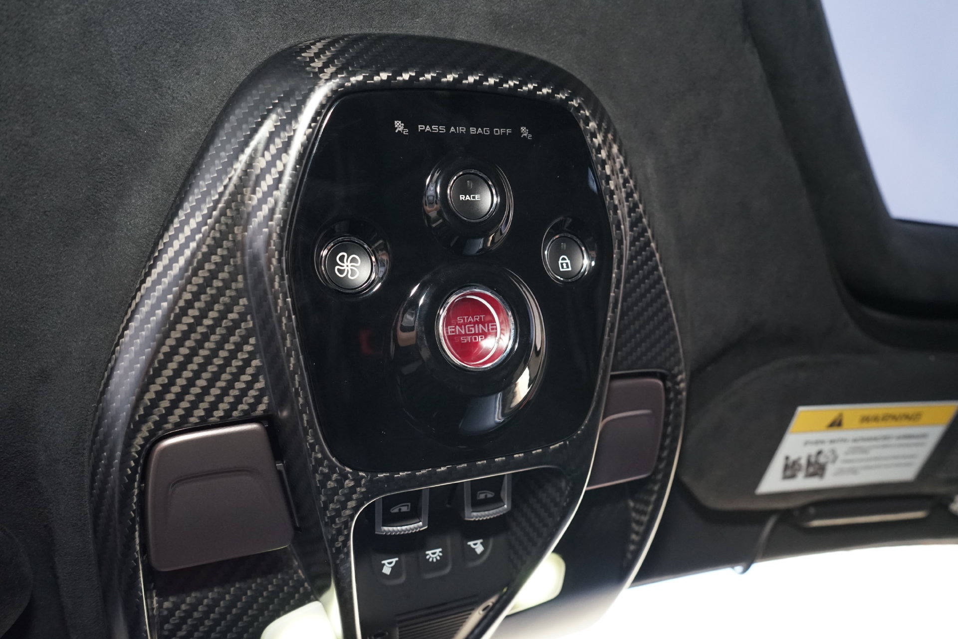 Used 2019 McLaren Senna RWD image 19