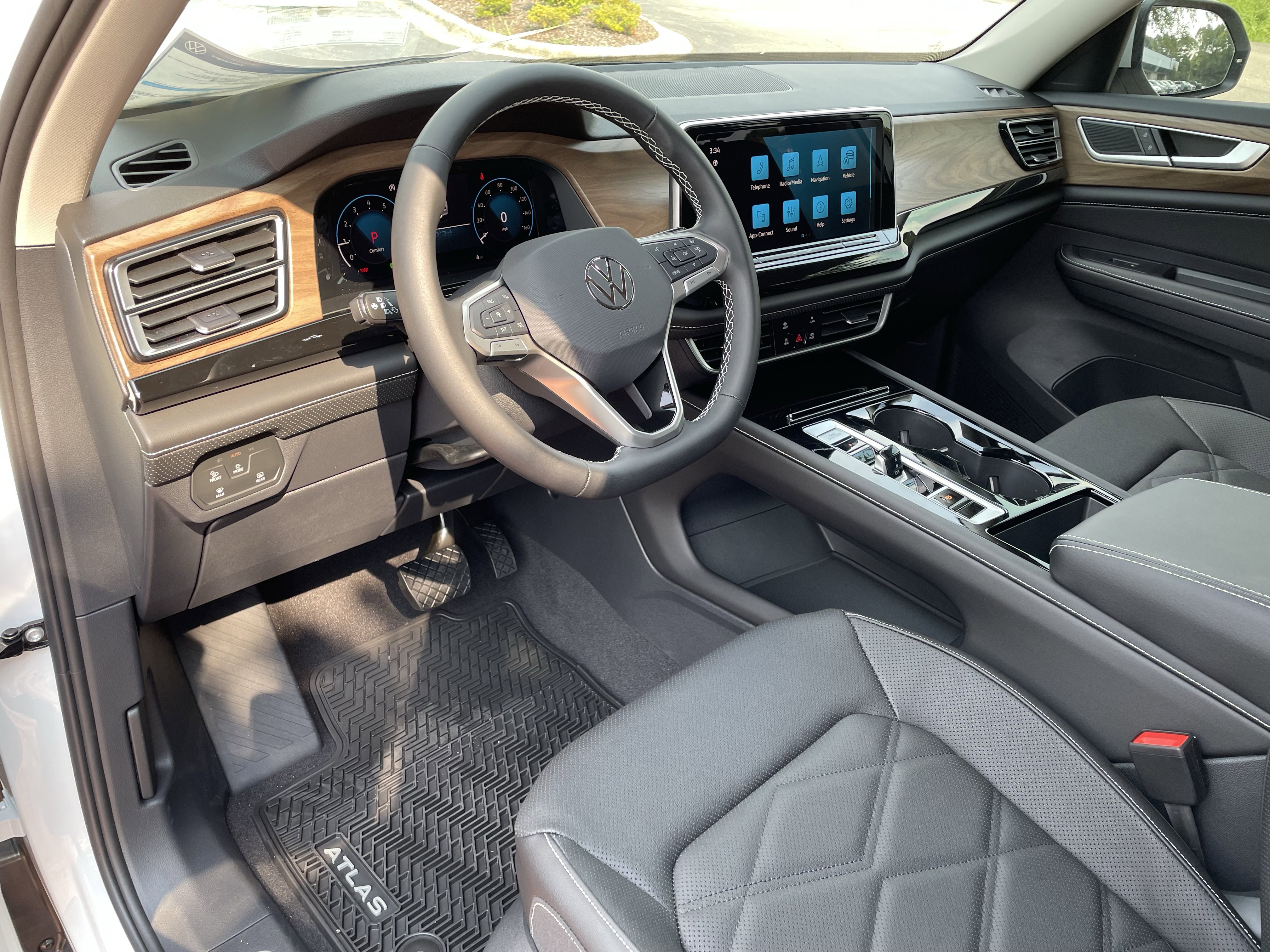 New 2026 Volkswagen Atlas SE image 16