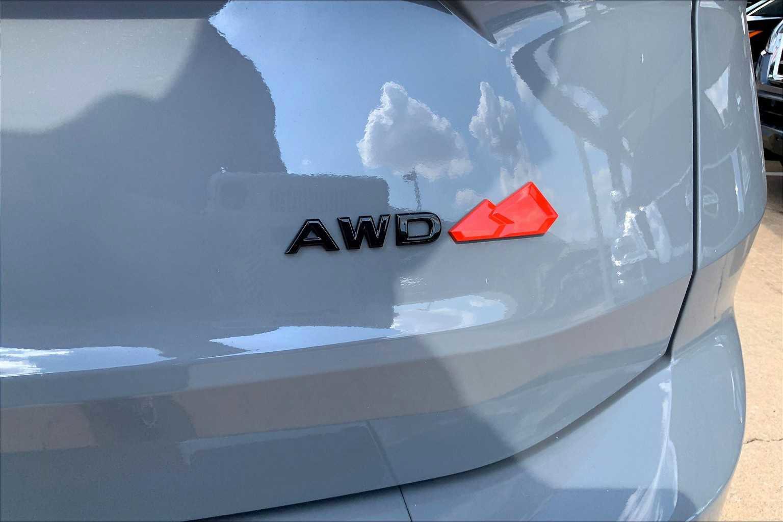 Certified 2025 Nissan Rogue SV image 9