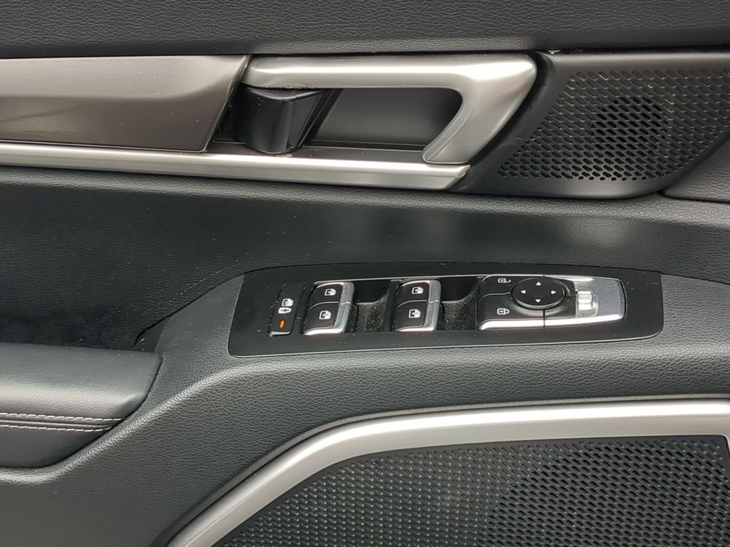Used 2025 Kia Telluride S image 13