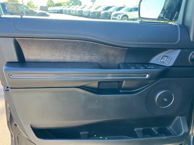 Used 2019 Ford Expedition Limited w/ Special Edition Package AWD/4WD image 24
