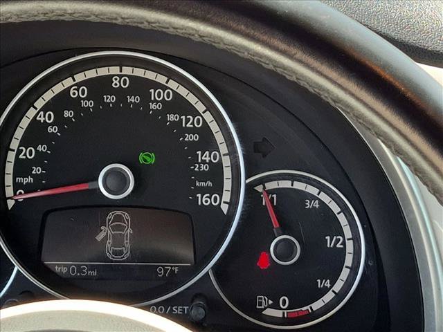 Used 2013 Volkswagen Beetle 2.5 FWD image 11