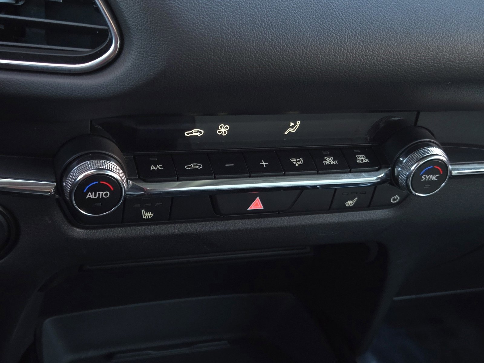 Used 2024 MAZDA CX-30 AWD 2.5 S w/ Premium Package image 19