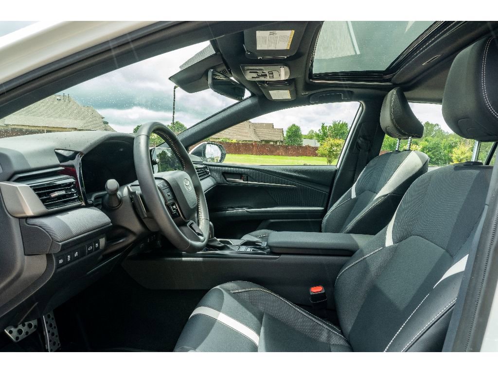 Used 2025 Toyota Camry SE w/ Multimedia Upgrade Package FWD image 11