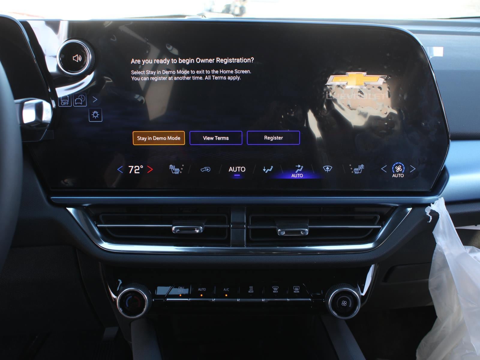 New 2026 Chevrolet Equinox EV LT AWD/4WD image 13