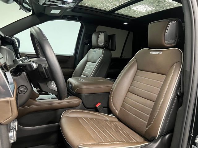 Used 2025 GMC Yukon Denali Ultimate w/ LPO, Floor Liner Package AWD/4WD image 21