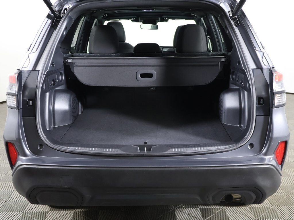 Used 2025 Subaru Forester Premium image 16