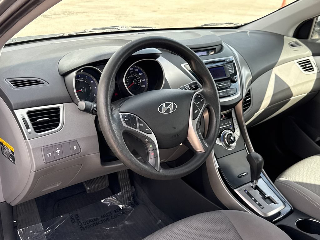 Used 2013 Hyundai Elantra FWD image 6
