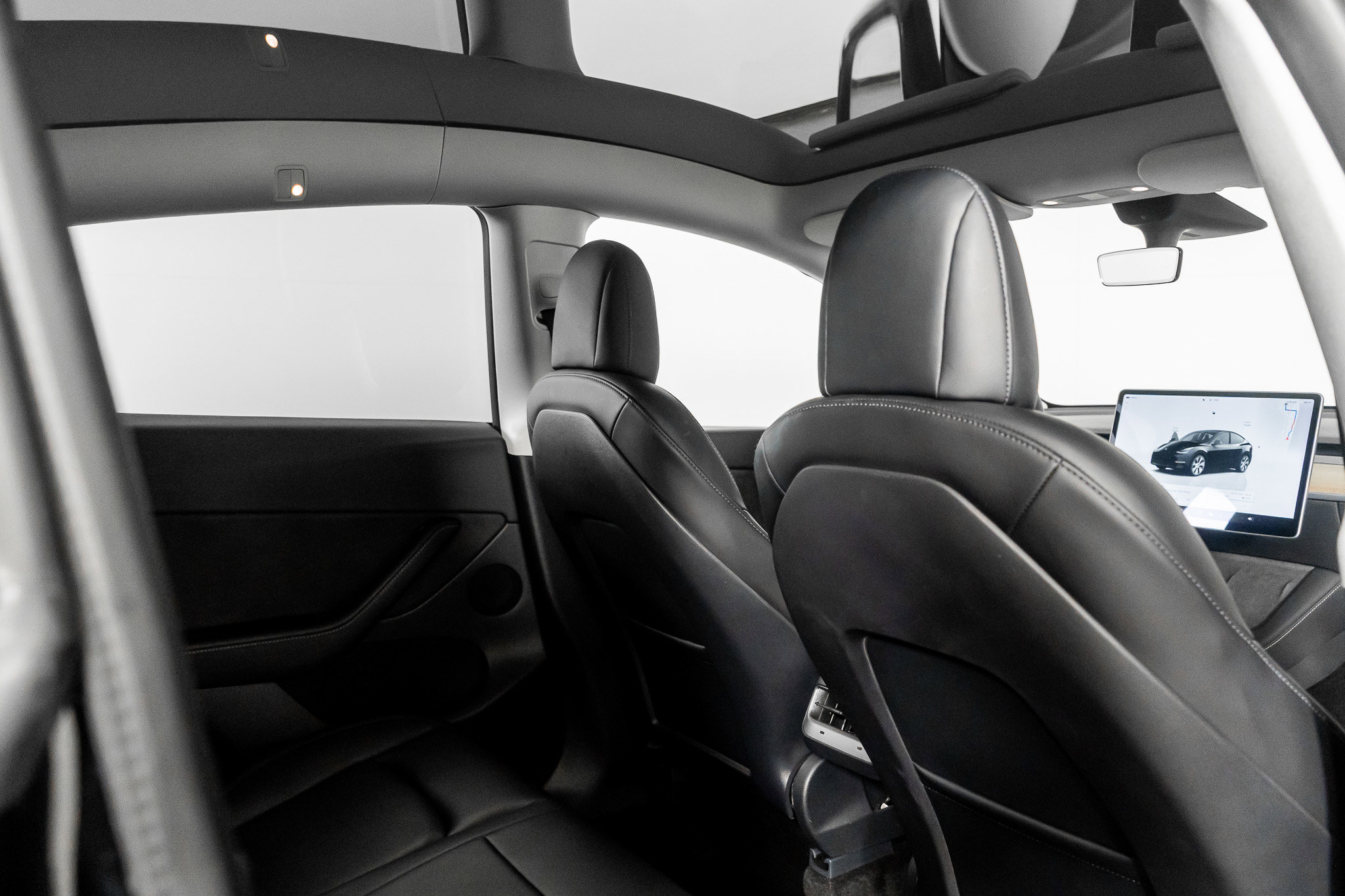 Used 2022 Tesla Model Y Long Range image 38