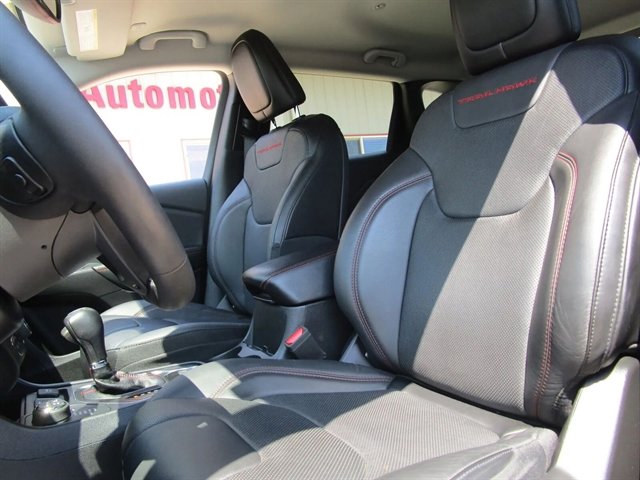 Used 2021 Jeep Cherokee Trailhawk w/ Premium Leather Package image 17
