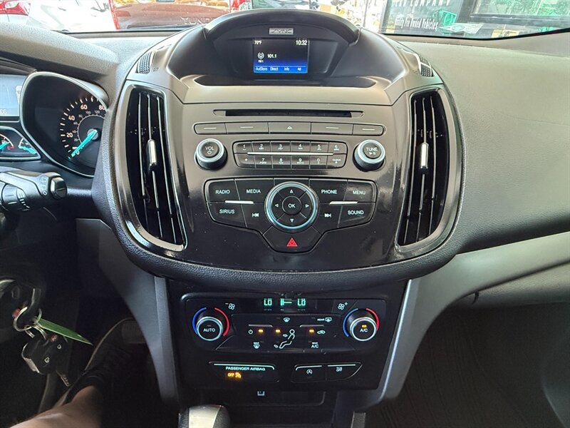 Used 2017 Ford Escape SE FWD image 30