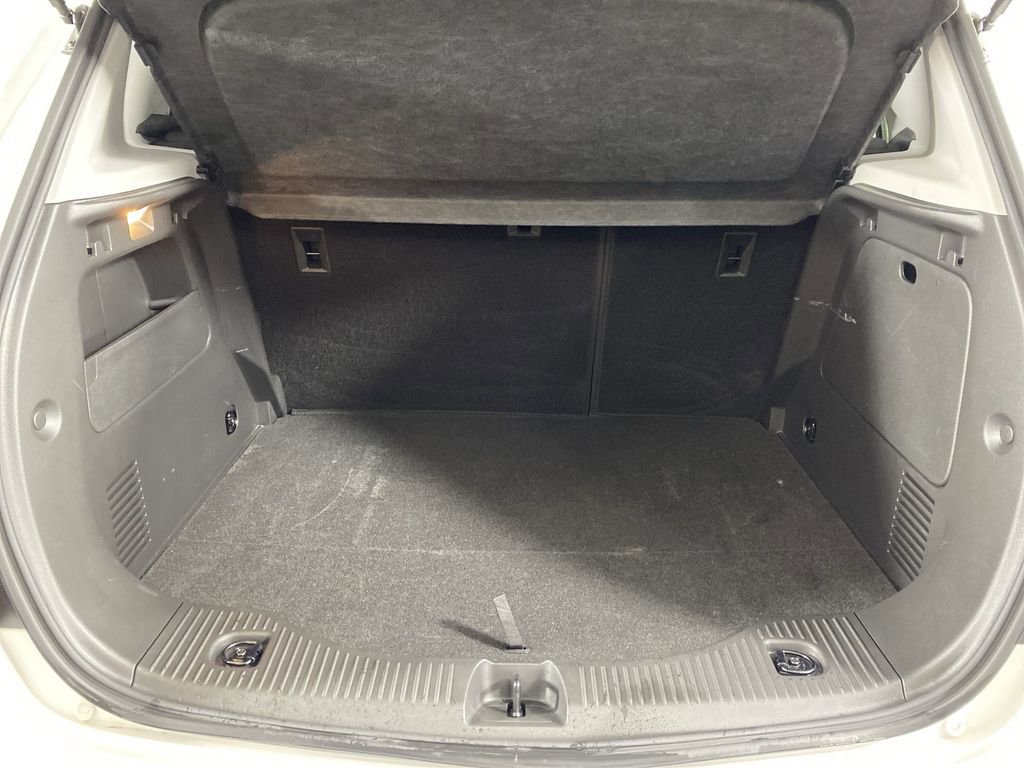 Used 2022 Chevrolet Trax LT w/ LT Convenience Package image 26