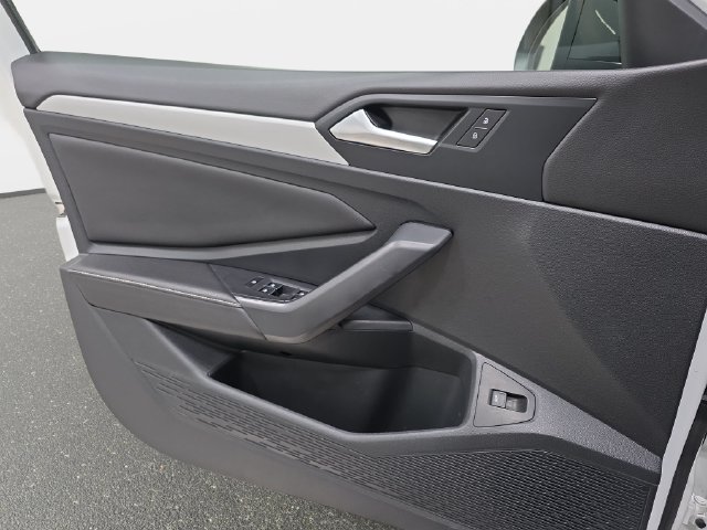 Used 2025 Volkswagen Jetta Sport FWD image 27