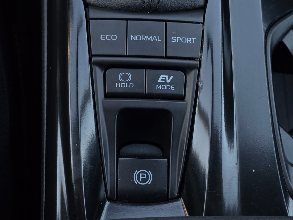Used 2025 Toyota Camry LE FWD image 41